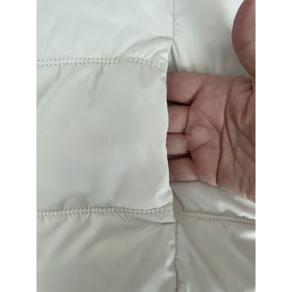 GAP White Puffer Vest - Picture 9 of 10